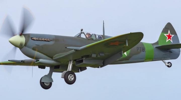 Oblot Spitfire PT879, fot. saflyer.com