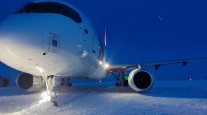 Sukhoi Superjet po wypadnięciu z pasa w Norylsku, fot. avherald