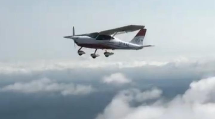 Samolot szkolny należący do AZL, fot. youtube