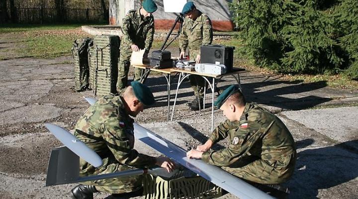 Bezzałogowce FlyEye na wyposażeniu polskiego wojska (fot. plut. Jacek Kielmas)