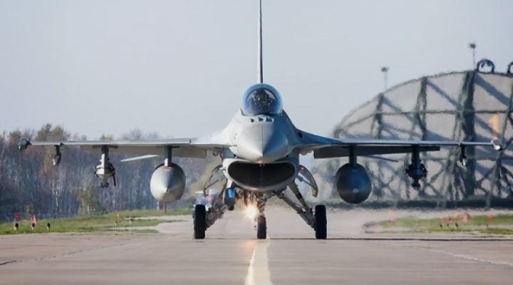 Samolot F-16 (fot. st. chor. Rafał Olejniczak)