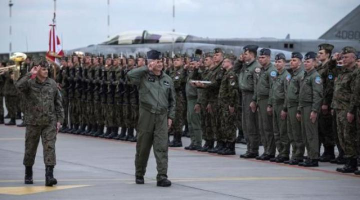 Powitanie żołnierzy po zakończonej misji PKW ORLIK 8 (fot. Piotr Łysakowski)