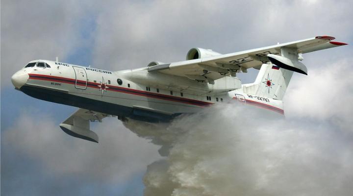 Rosyjski samolot gaśniczy Be-200, fot. Trend