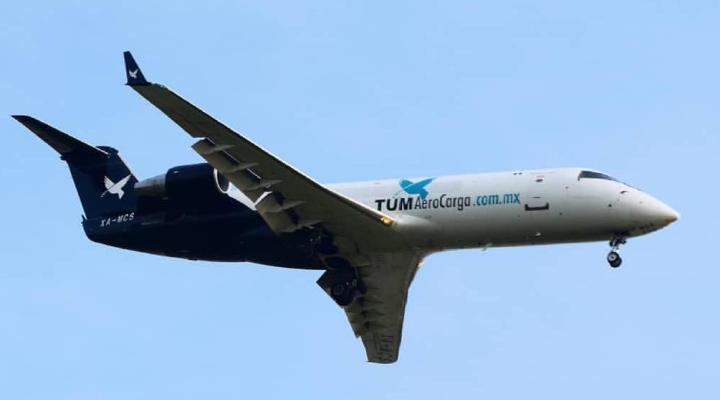 Canadair CRJ-100 należący do linii TUM, fot. twitter