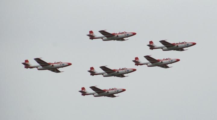 Biało-Czerwone ISKRY na Air Show Iron Wings 2012 w Siauliai/ fot. kpt. Grzegorz Grabarczuk