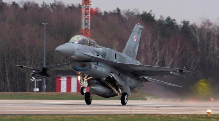 F-16 z 32. Bazy Lotnictwa Taktycznego w Łasku (fot. 32blot.wp.mil.pl)