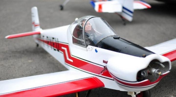 Mistrzostwa Polski Modeli Samolotów Redukcyjno-Latających w Dęblinie (fot. Aeroklub Orląt)