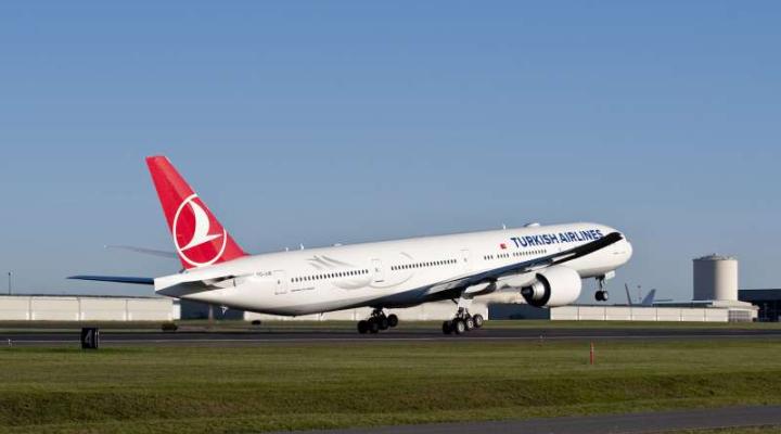 Boeing 777-300ER w barwach Turkish Airlines