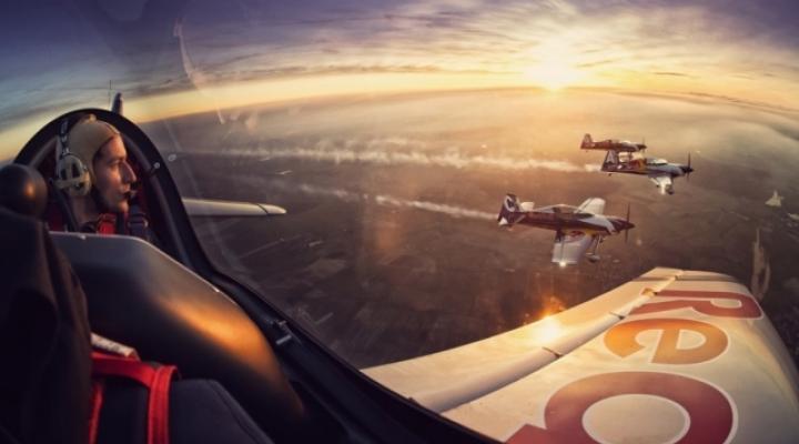 Grupa Akrobacyjna „Flying Bulls” (fot. Dan Vojtech/Red Bull Content Pool)