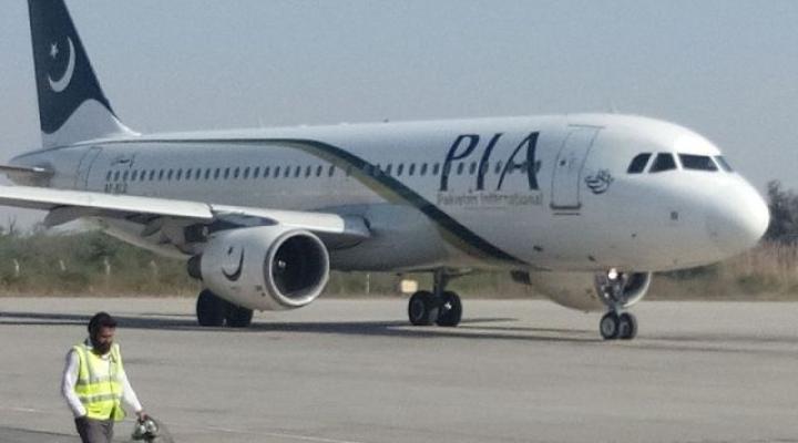 A320-214 należący do linii PIA (fot. Aasif Azaan/CC BY-SA 4.0/Wikimedia Commons)