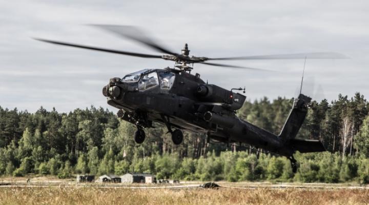 AH-64E Apache na lotnisku Ziemsko (fot. szer. Piotr Pytel)