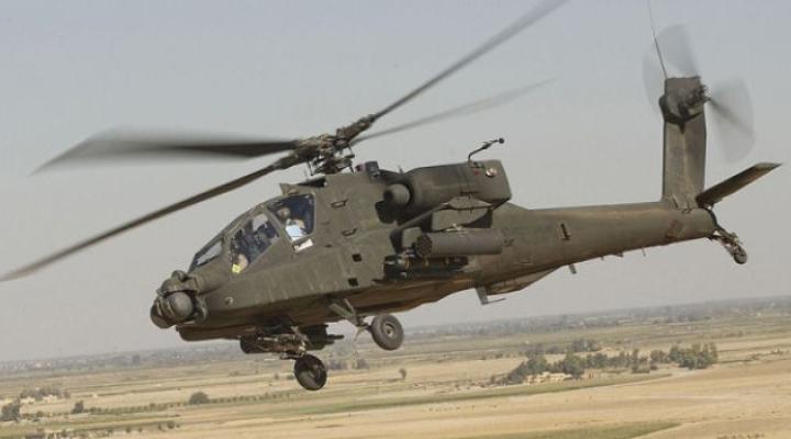 AH-64 Apache (fot. pl.wikipedia.org)
