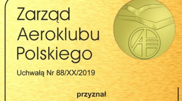 Złote medale Aeroklubu Polskiego (fot. aeroklub-polski.pl)