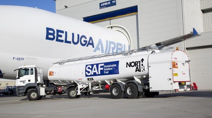 Tankowanie samolotu Beluga, fot. Airbus