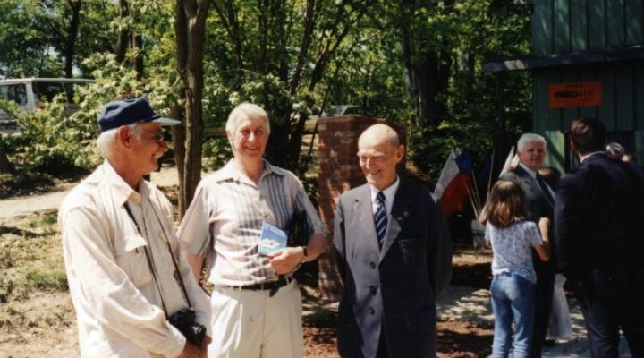 Na zdjęciu od prawej Tadeusz Góra, Zygmunt Bąk, Tadeusz K. Chwałczyk, Bezmiechowa Górna 24.05.2003 (fot. KKSL)