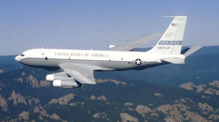 Boeing OC-135 Open Skies (fot. U.S. Air Force/Domena publiczna/Wikimedia Commons)