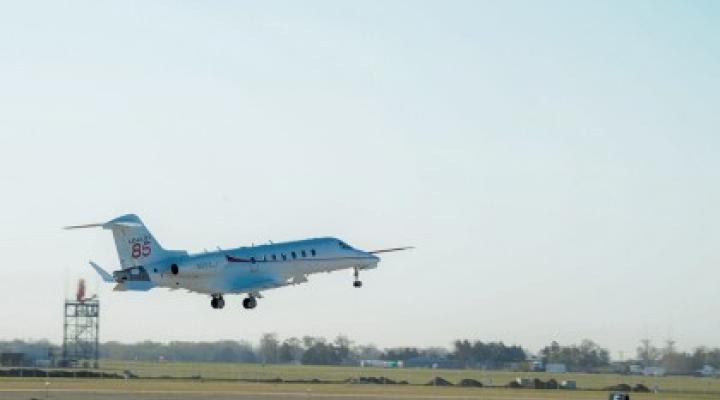 Pierwszy lot Bombardiera Learjet 85