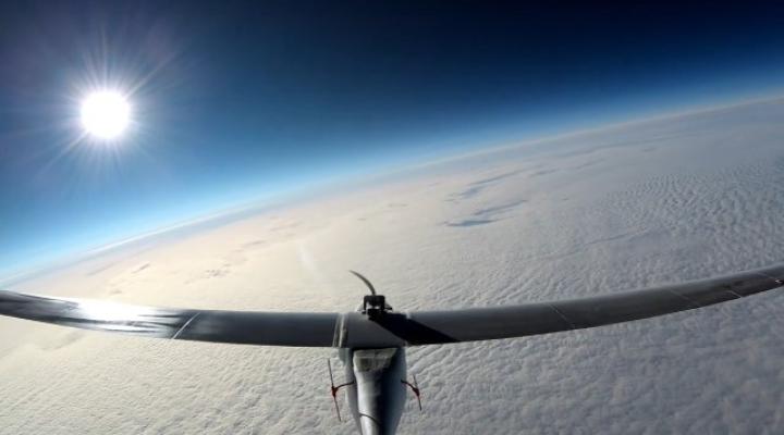 Cloudless ULEP-1 - dron stratosferyczny w locie (fot. kadr z filmu na youtube.com)
