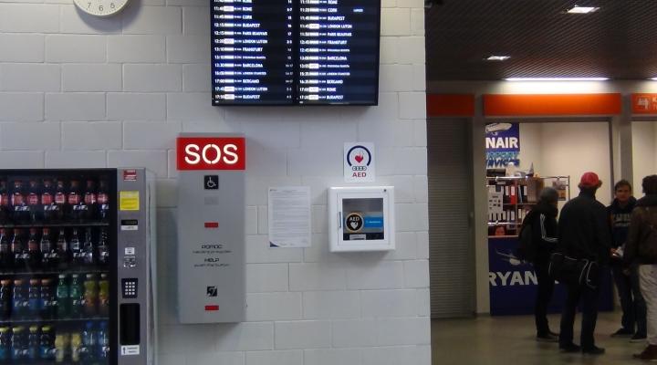 Defibrylator na Lotnisku Warszawa/Modlin