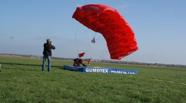 Celne lądowania na zakończenie sezonu w Rudnikach (fot. Aeroklub Częstochowski)