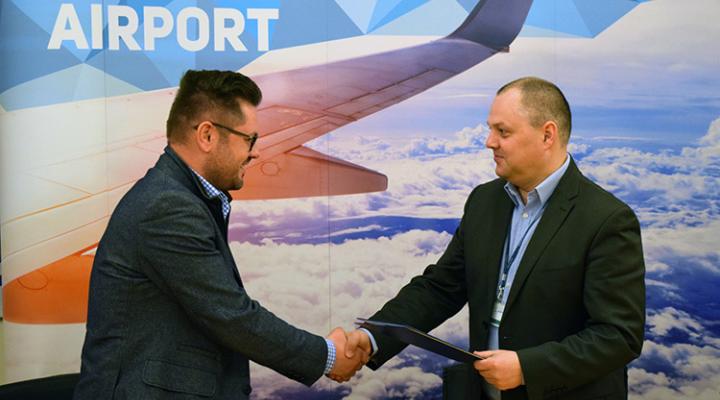 AWOS na lotnisku w Bydgoszczy - podpisanie umowy