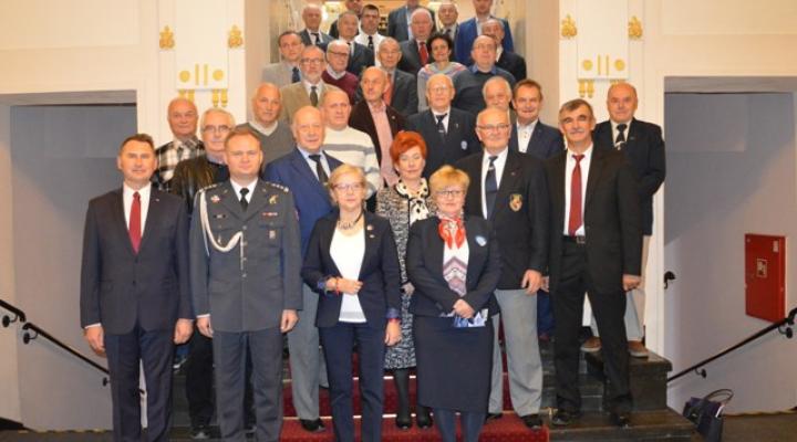 Uczestnicy Międzynarodowej Konferencji Naukowej „Ludzie lotnictwa i miejsca pamięci” (fot. muzeumsp.pl)