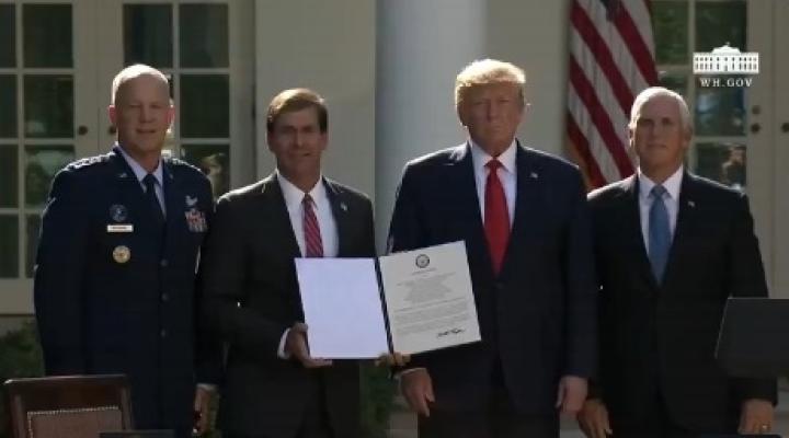 Donald Trump ogłosił utworzenie dowództwa kosmicznego armii USA (fot. kadr z filmu W.H.GOV/Donald J. Trump/Twitter)