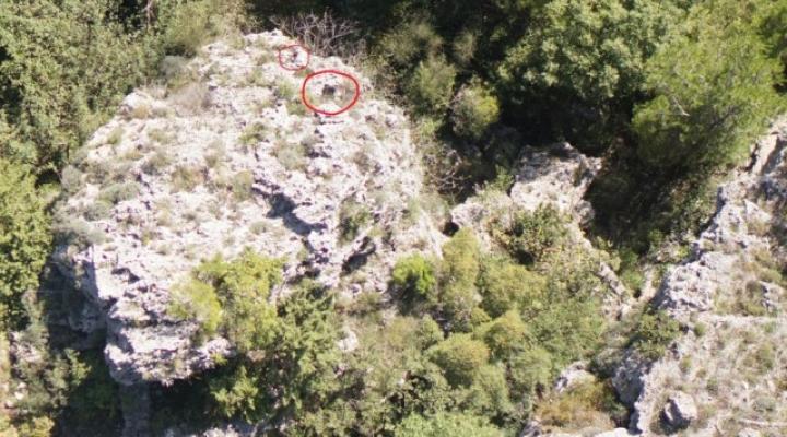 Dron w akcji poszukiwawczej . Czerwonym kółkiem zakreślono miejsce do sprawdzenia (fot. 5zywiolow.pl)