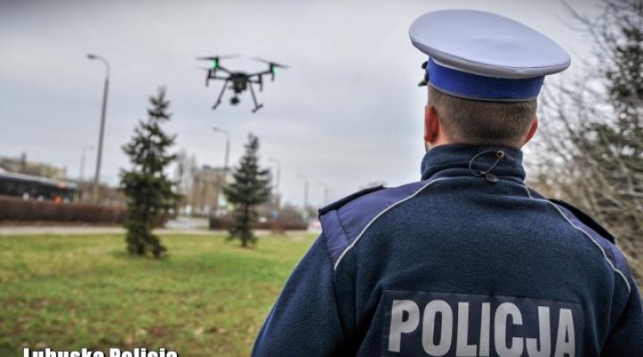 Dron w akcji wykorzystywany przez lubuskich policjantów (fot. lubuska.policja.gov.pl)