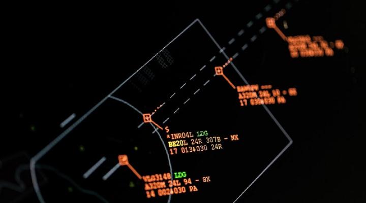 Ekran radaru kontrolera ruchu lotniczego, fot. Enaire