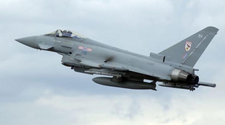 Eurofighter Typhoon F2 w barwach RAF-u (fot. pl.wikipedia.org)