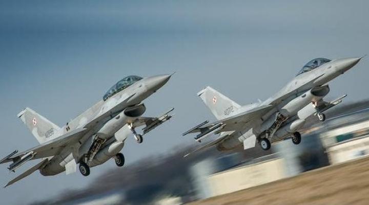 Samoloty F-16 (fot. mon.gov.pl)