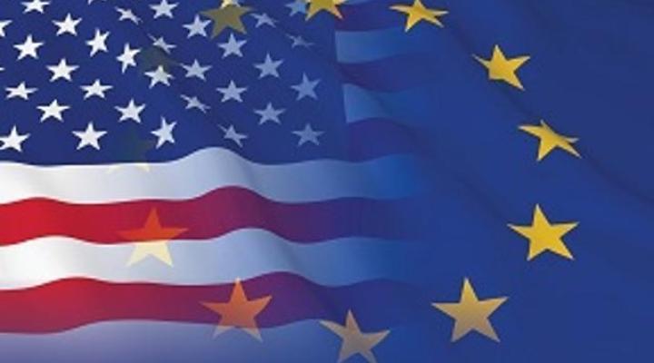 Flaga USA i Unii Europejskiej (fot. Komisja Europejska)
