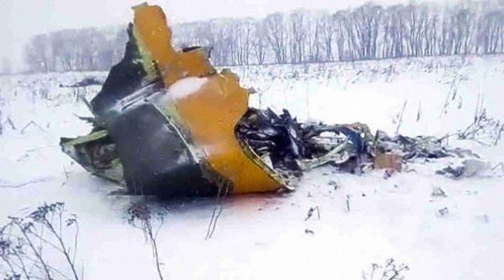 Fragment wraku An-148, który rozbił się pod Moskwą (fot. avherald.com)