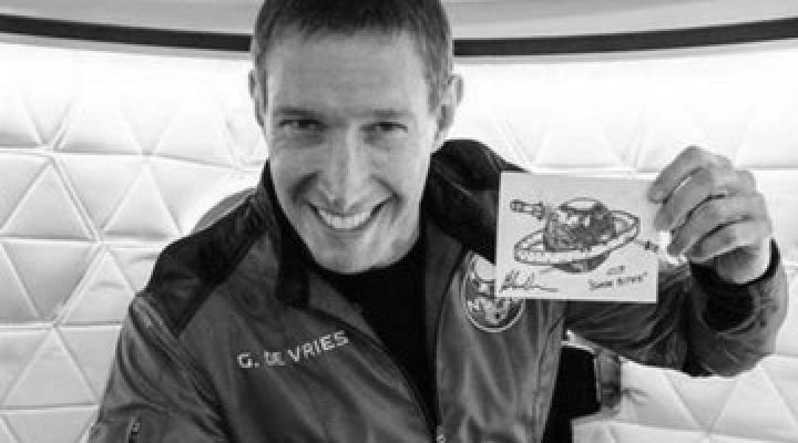 Glen de Vries podczas lotu w kapsule Blue Origin (fot. Blue OriginTwitter)