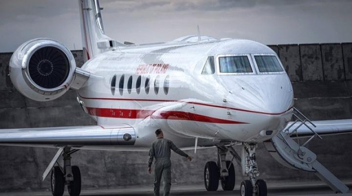Gulfstream G550 do transportu najważniejszych osób w państwie (fot. Piotr Łysakowski)