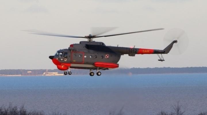 Mi-14PŁ/R z Darłowa w akcji ratowniczej (fot. blmw.wp.mil.pl)