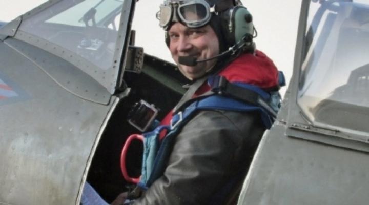 Jacek Mainka w Supermarine Spitfire, fot. Muzeum Sił Powietrznych w Dęblinie