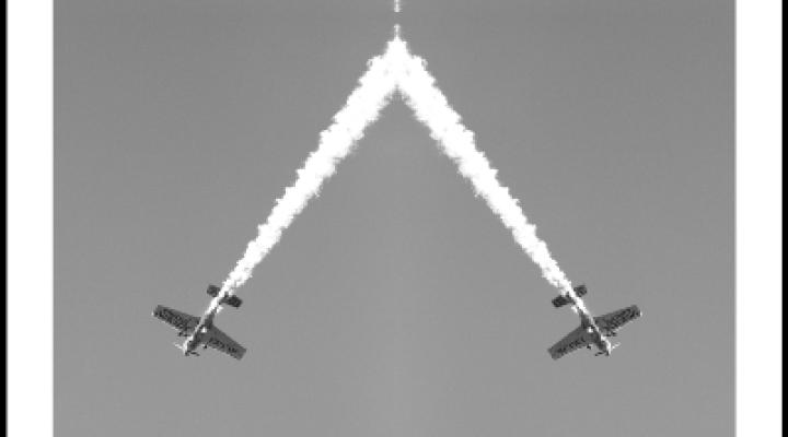 Jedno ze zdjęć z kolekcjonerskiego zbioru fotografii lotniczych PRZE-LOTNIE (fot. Michał Imiołek)