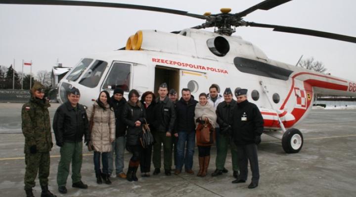 Justyna Brodalka, wraz z mężem i przyjaciółmi - WOSP