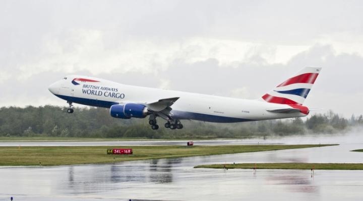 747-8 Freighter w barwach British Airways World Cargo