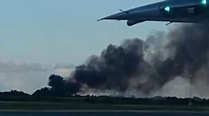Katastrofa samolotu pasażerskiego Gulfstream G-IVSP na Dominikanie (fot. kadr z filmu na Twitterze)