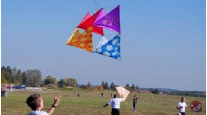Kolorowe latawce znów pójdą w niebo w Częstochowie (fot. aeroklub-czestochowa.org.pl)