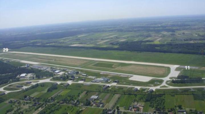 Lotnisko wojskowe w Łasku