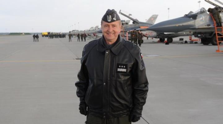 Lech Majewski generał broni pilot, Dowódca Sił Powietrznych
