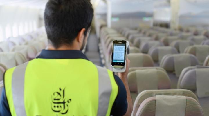 Linie Emirates zwiększają wydajność dzięki technologii RFID (fot. Emirates)