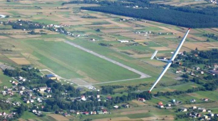 Lotnisko Aeroklubu Kieleckiego w Masłowie (fot. Aeroklub Kielecki)