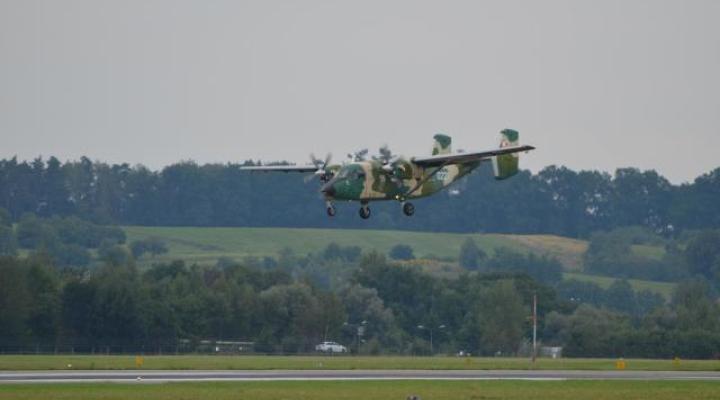 M-28B/PT/GC o numerze bocznym 0221 - lądowanie (fot. 8.BLTr)