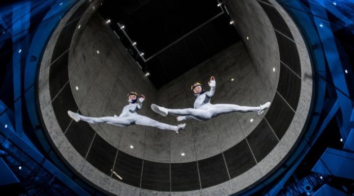 Maja Kuczyńska i Kyra Poh w największym tunelu świata (fot. Naim Chidiac/Red Bull Content Pool)