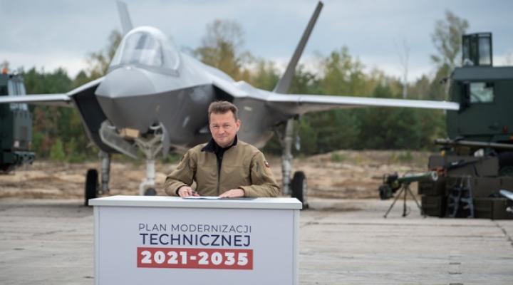 Mariusz Błaszczak, minister obrony narodowej przedstawił Plan Modernizacji Technicznej na lata 2021-2035 (fot. MON)
